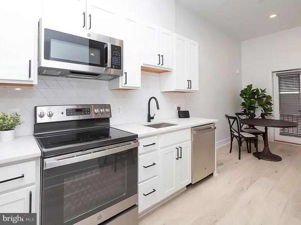 1709 FLEET STREET 302