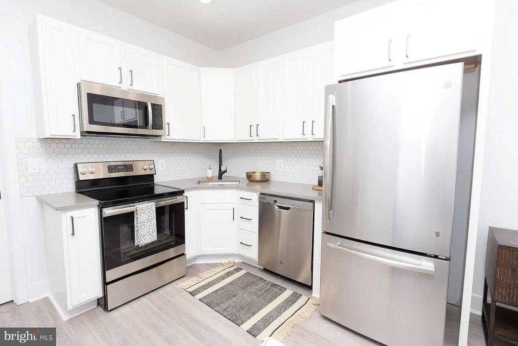 1742 FLEET STREET 304