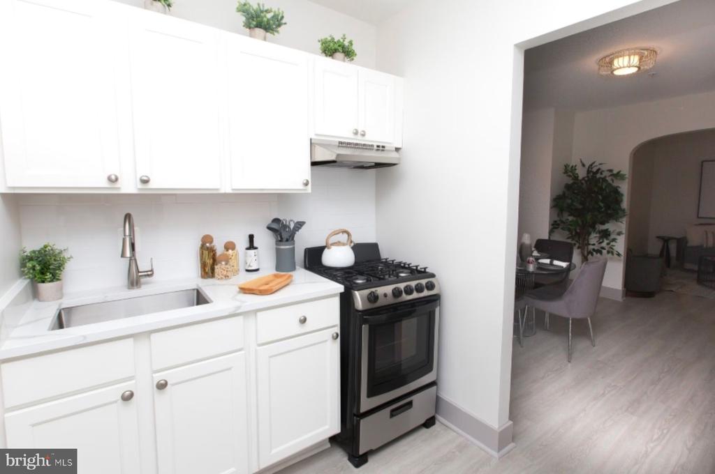19 W MULBERRY STREET Unit: 6B