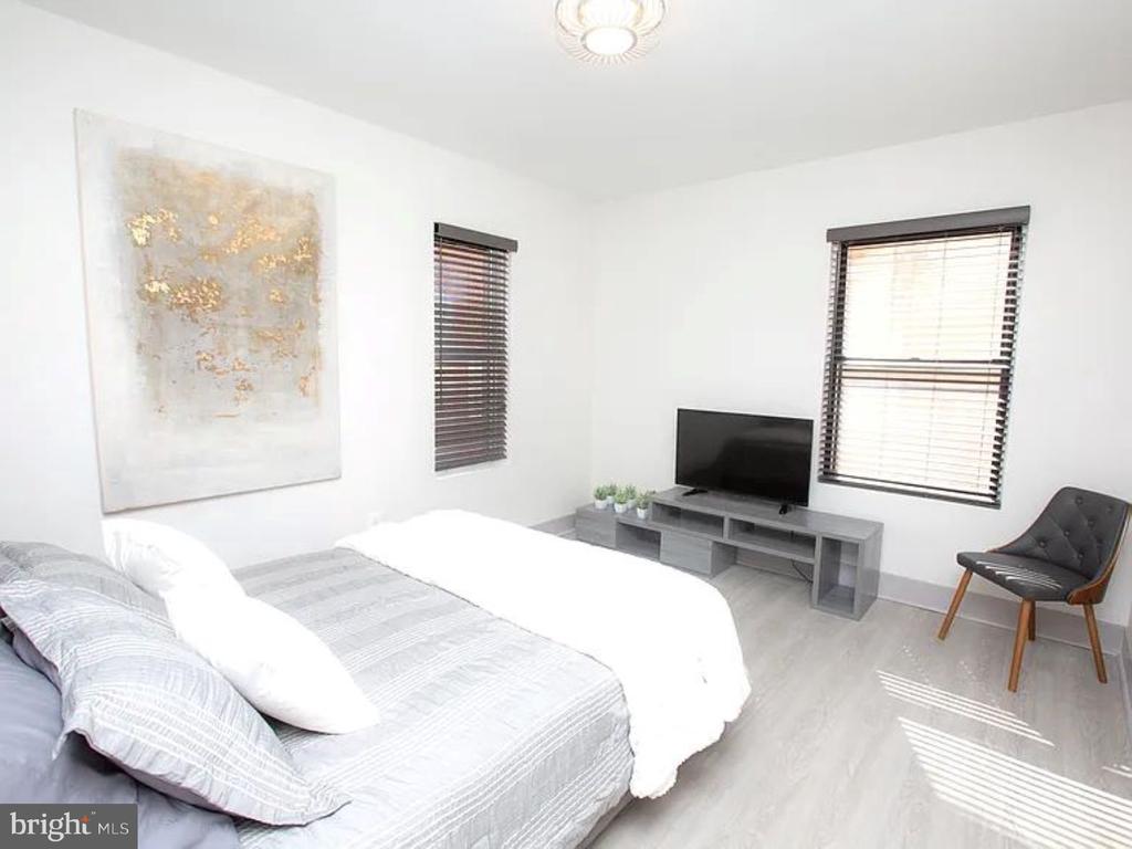 19 W MULBERRY STREET Unit: 6E