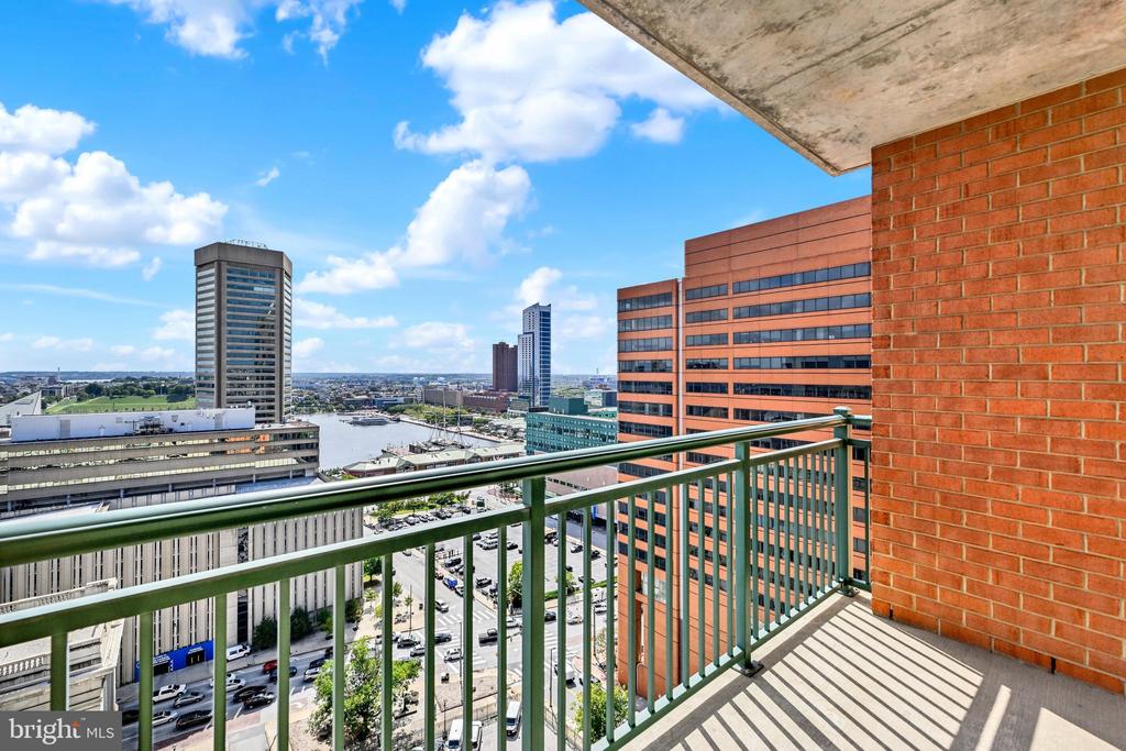 414 WATER STREET Unit: 1802