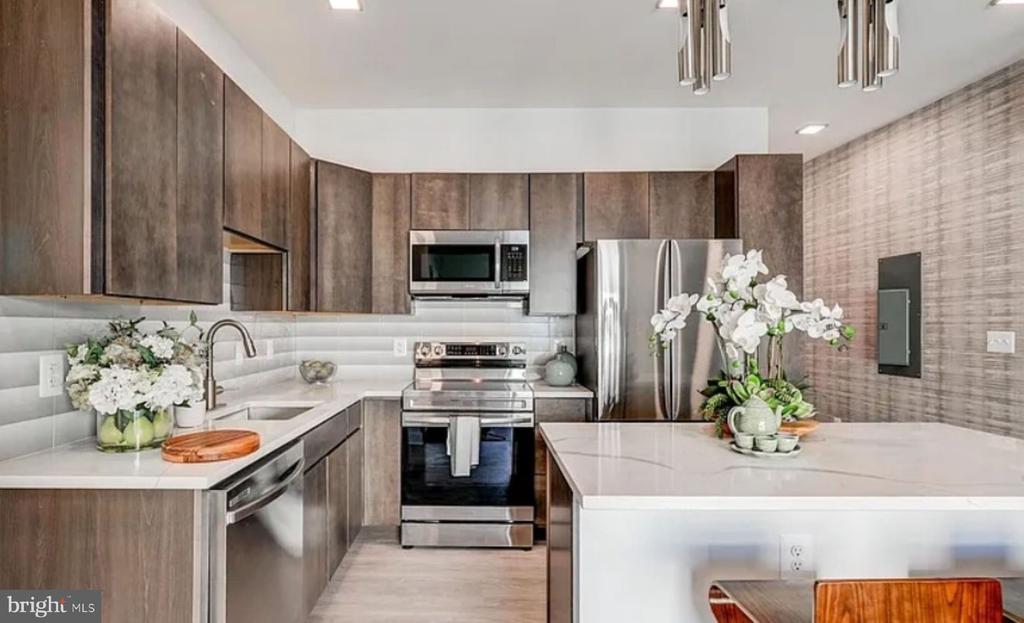 421 S BROADWAY 507