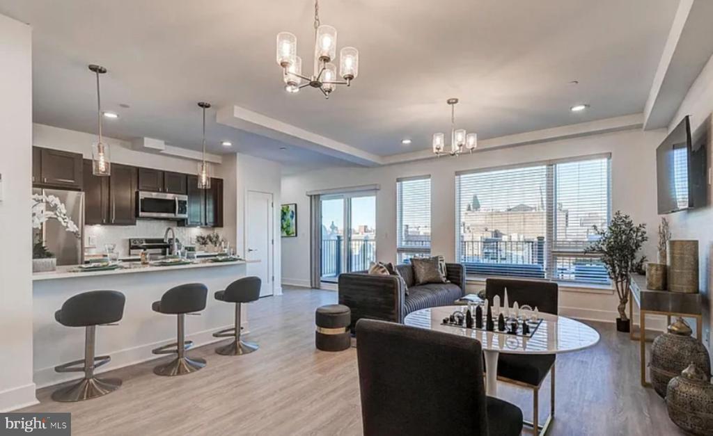 601 S BROADWAY Unit: 201