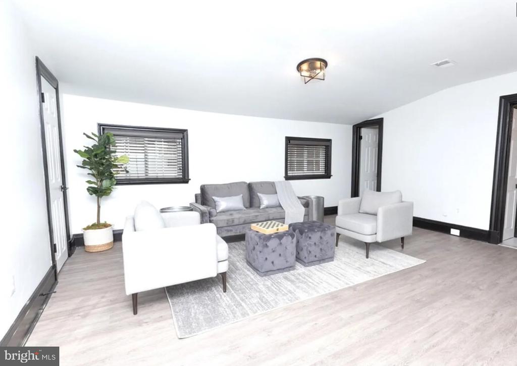 606 CATHEDRAL STREET Unit: 3D